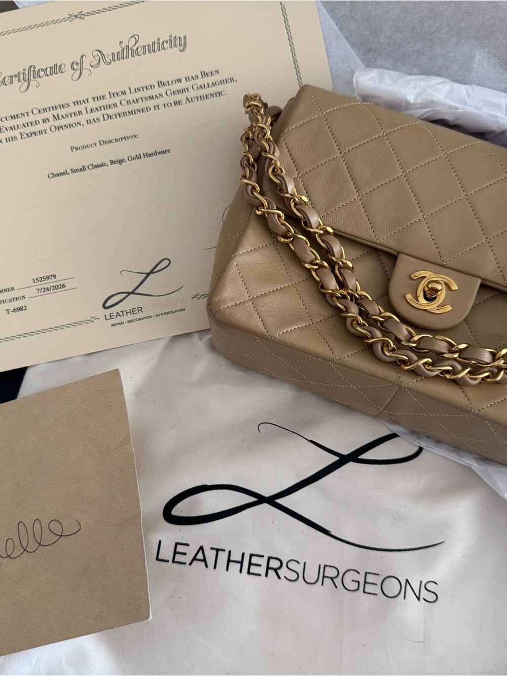 CHANEL Vintage Small flap in Beige Lambskin with 24k Gold Hardware